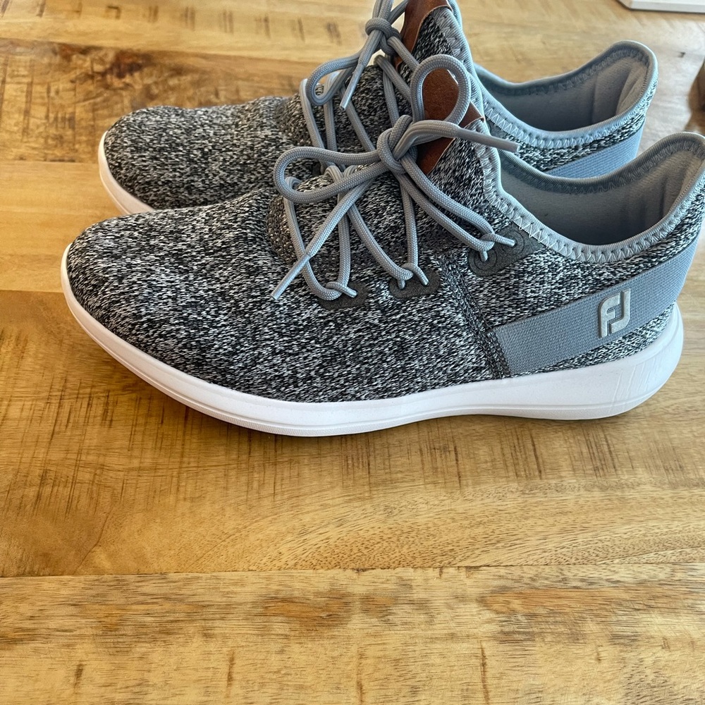 Unisex FootJoy shoes